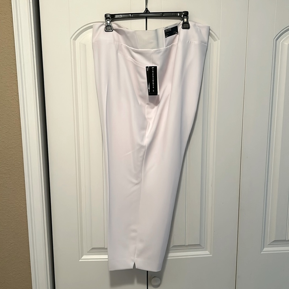 Investment white cropped pants with secret support